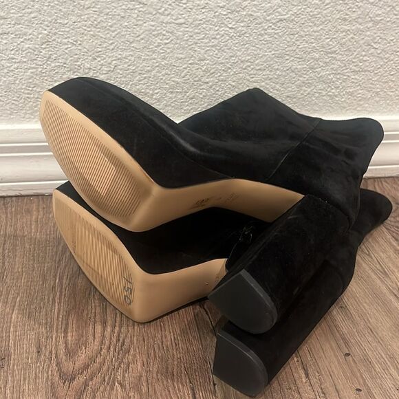 STUART WEITZMAN
Suede platform ankle boots
$750 women Sz 11 new 
Color: black - Picture 5 of 5